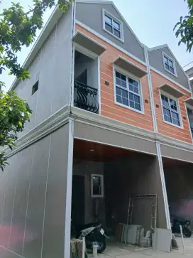Rumah Mungil Dekat UI  strategis