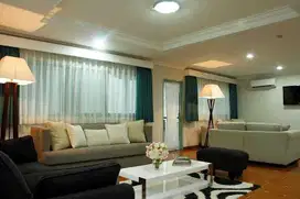 Sudah banyak turun harga . Dijual bangunan komersil Menteng Jakarta