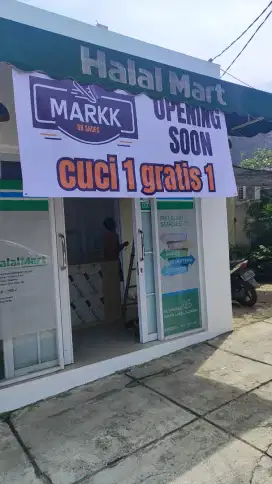 Karyawan Laundry Sepatu