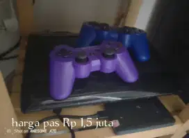 Ps3 super slim 1 TB dan 2 stik