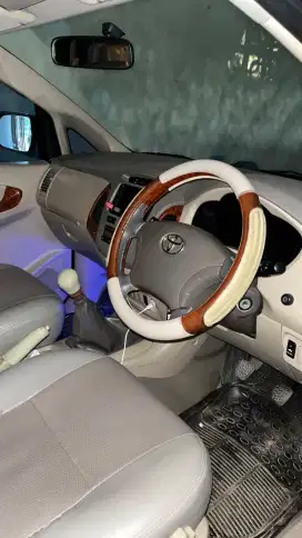 Kijang Innova v 2008 dijual