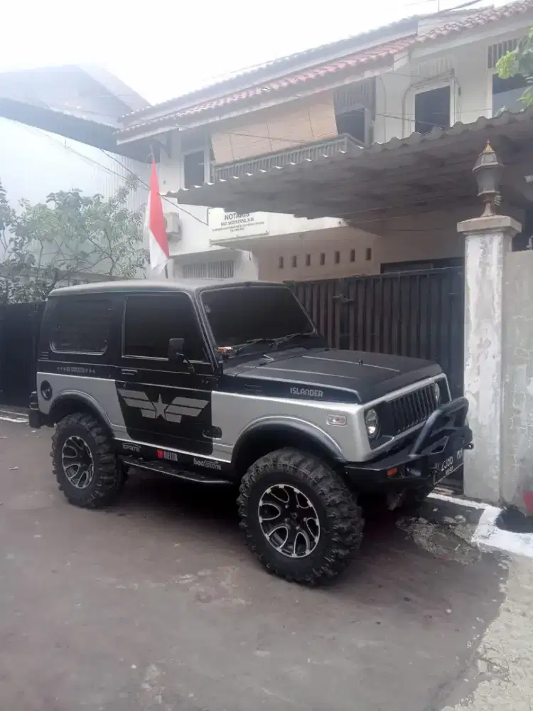 Suzuki Jimny 1982 Bensin