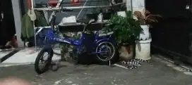 Sepeda lipat listrik hanatha