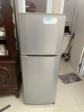 Kulkas Besar 2 Pintu LG Murah Nyala