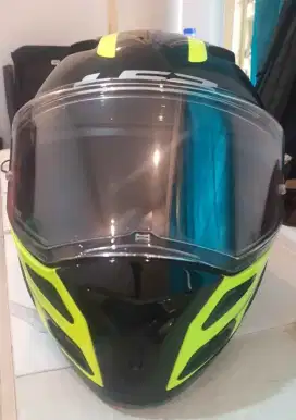 Di jual helm LS2 f324 metro evo