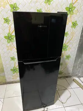 KULKAS SECOND 2 PINTU MINI MERK CHANGHONG