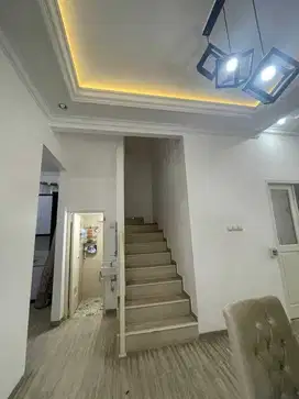 Disewakan rumah 2 lantai semi furnish dalam cluster pondok kopi jakart
