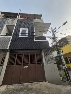 Rumah 3 lantai cocok untuk keluarga kecil