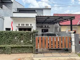 Dijual Rumah 2 Lantai - Nego