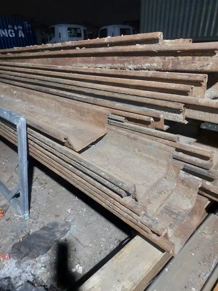 Besi sheet pile sp3 12m 800 batang