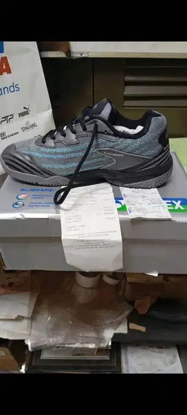 Sepatu yonex vello 200 original, no.40