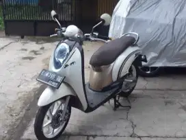 Scoopy Karbu tahun 2010 mulus,full servis tinggal pakai