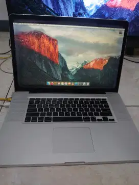 Macbook Pro 2010 17inch minus