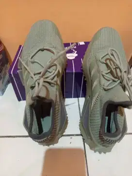 Sepatu adidas size 39 cewek no dus.