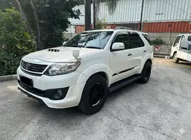 Toyota Fortuner 2.5 G VNT TRD Solar AT 2014 Putih
