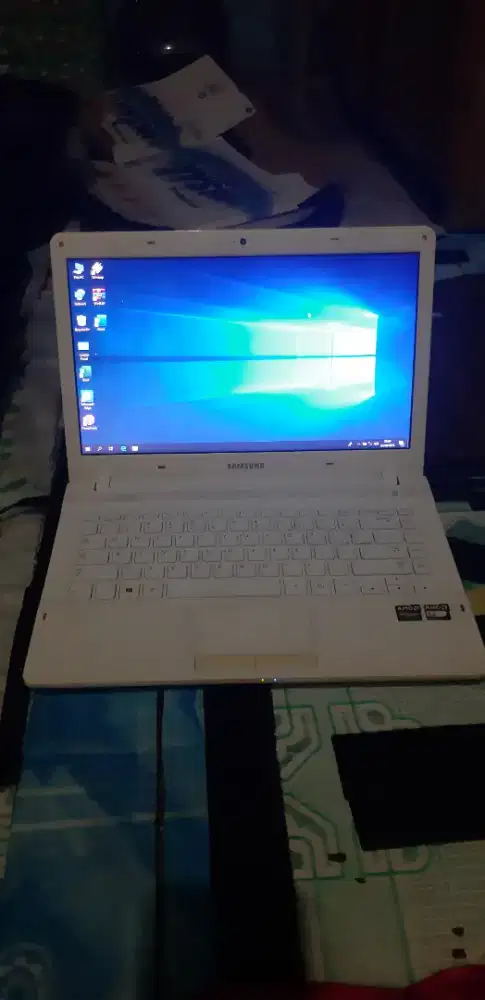 Laptop Samsung NP275 Corei3