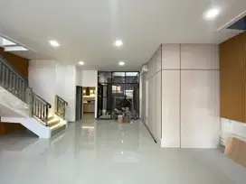 DIJUAL RUMAH BARU FURNISH MINIMALIS HADAP SELATAN TERMURAH DI CITRA 1