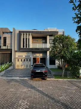 Bangun Hari dengan View Danau Rumah Mewah di Tatar Kumalasinta KBP