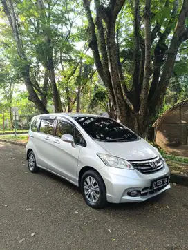 Honda Freed PSD low km71rb th2012 good condition
