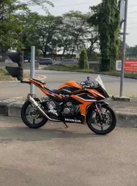 Dijual Honda CBR 150r 2016