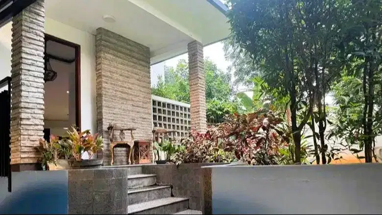 Rumah komplek Eksklusif Menteng Bintaro jaya Semi Furnished