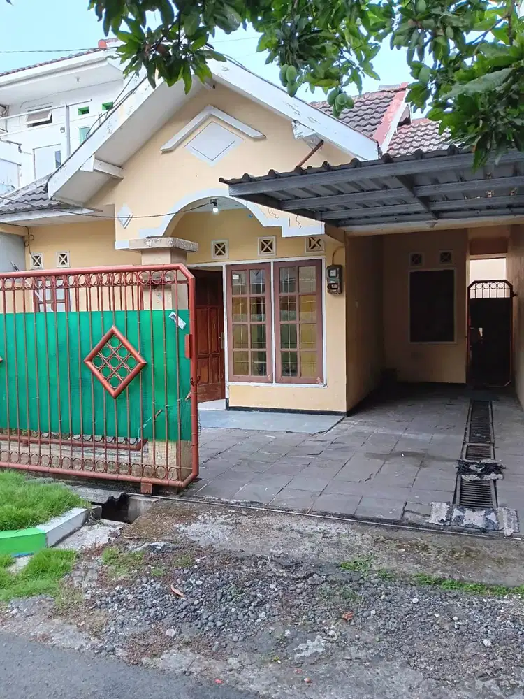 Rumah sewa / kontrak di Titan Asri, Blimbing, Malang