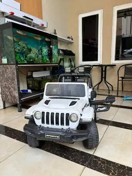Mobil aki jeep anak anak preloved