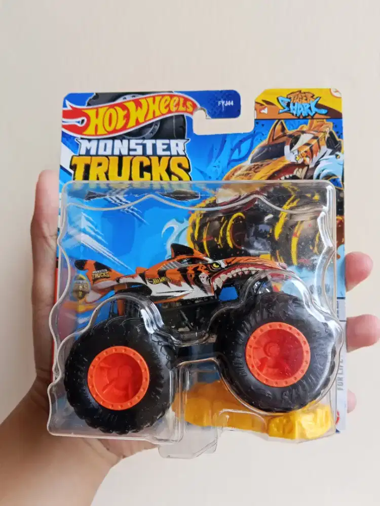 Hot Wheels monster truck Tiger Shark