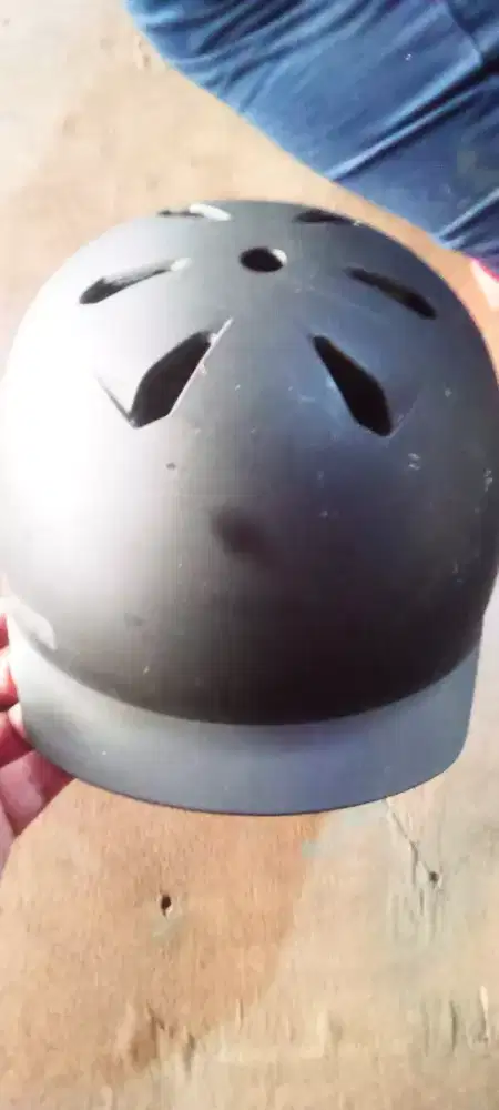 Helm merek bern