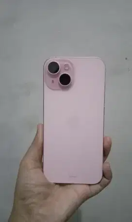Iphone 15 128 Gb garansi resmi ibox s/d januari 2026, kondisi mulus.