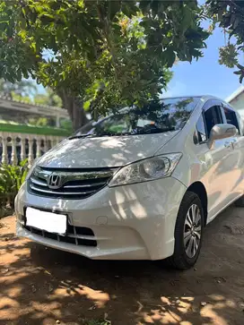 Freed 2013 tipe S PSD low km