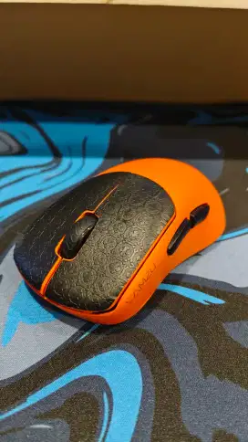Lamzu Thorn x Fnatic (Gaming Mouse)(No Box) Like New!