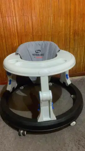Baby walker spacebaby