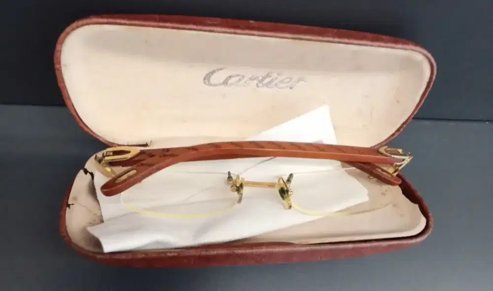 Kacamata Cartier