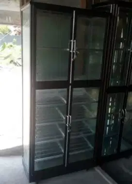 Rak Sepatu Aluminium 4 Pintu Frame Coklat Kaca Es+ Roda 75-160