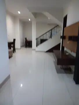 DiSewakan RUMAH FURNISH di LEGENDA WISATA CIBUBUR