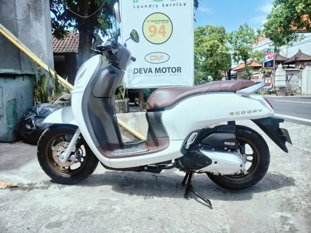 Scoopy DP 500 prestige putih Deva motor