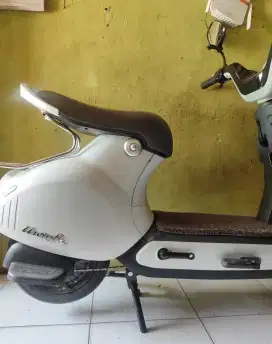 Sepeda listrik rasa motor