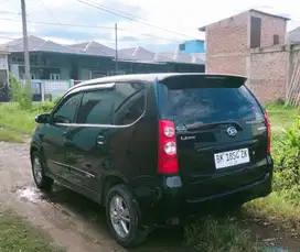 xenia 2009 hitam