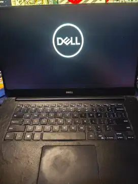 Dell Precision 5520 i7 7820hq 16/256 NVIDIA Quadro M1200