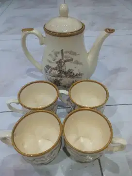 Satu set gelas untuk teh