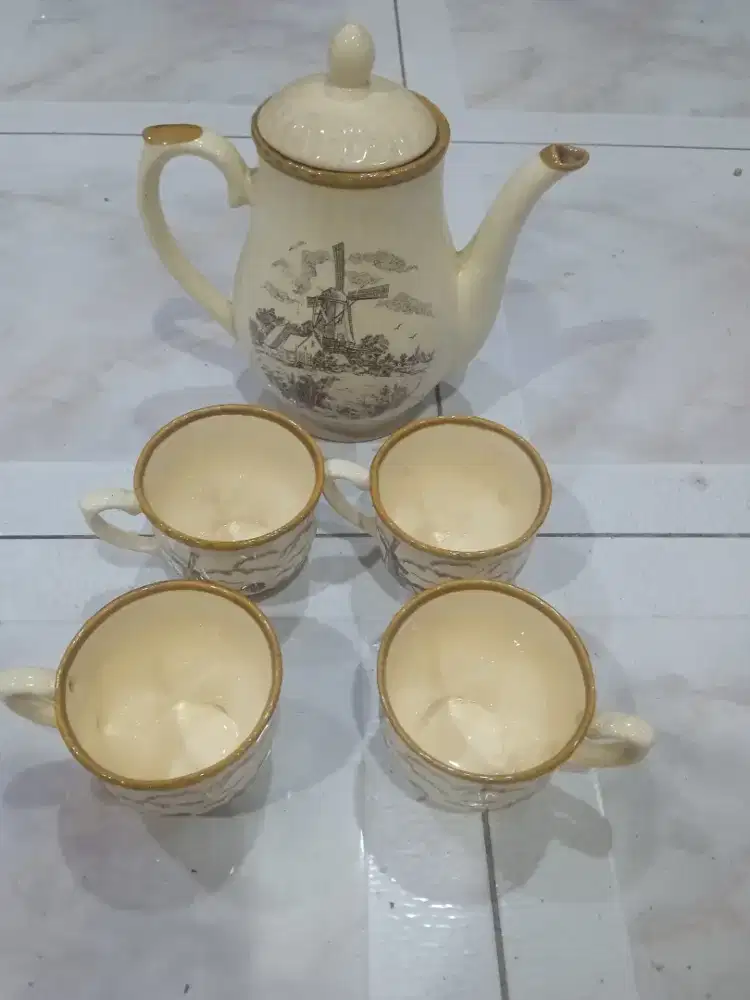 Satu set gelas untuk teh