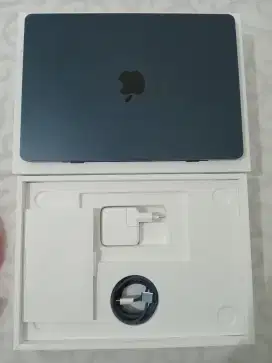 Macbook air M2 [16/256] iBox resmi