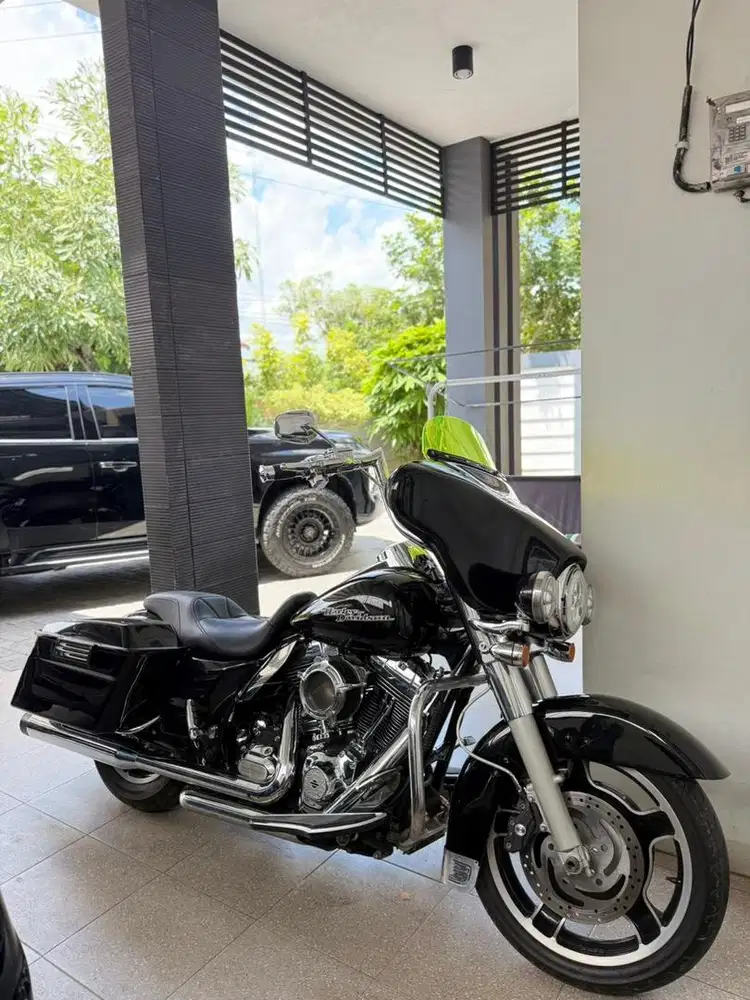 Jual harley davidson street glide 2011