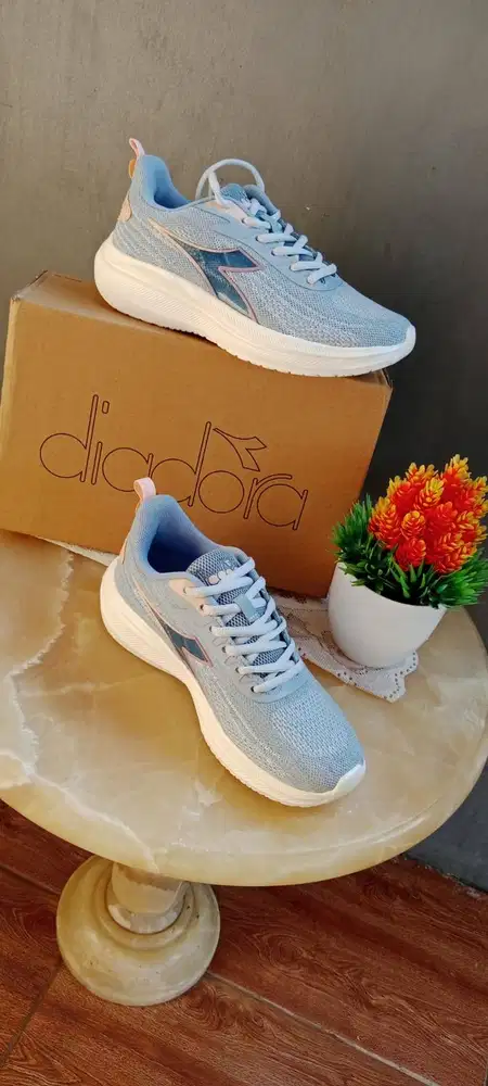 Diadora Women Kazou Blue