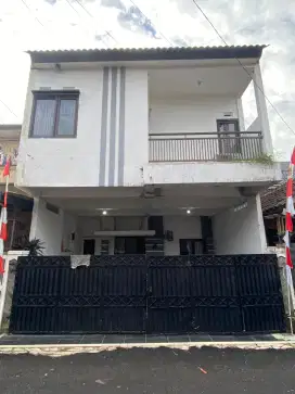 DIJUAL CEPAT, RUMAH Nyaman di Cipamokolan - Bandung.  2,5 Lantai