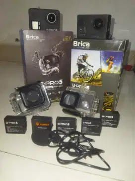 2 buah action camera Brica B-PRO5. 

Alpha Edition