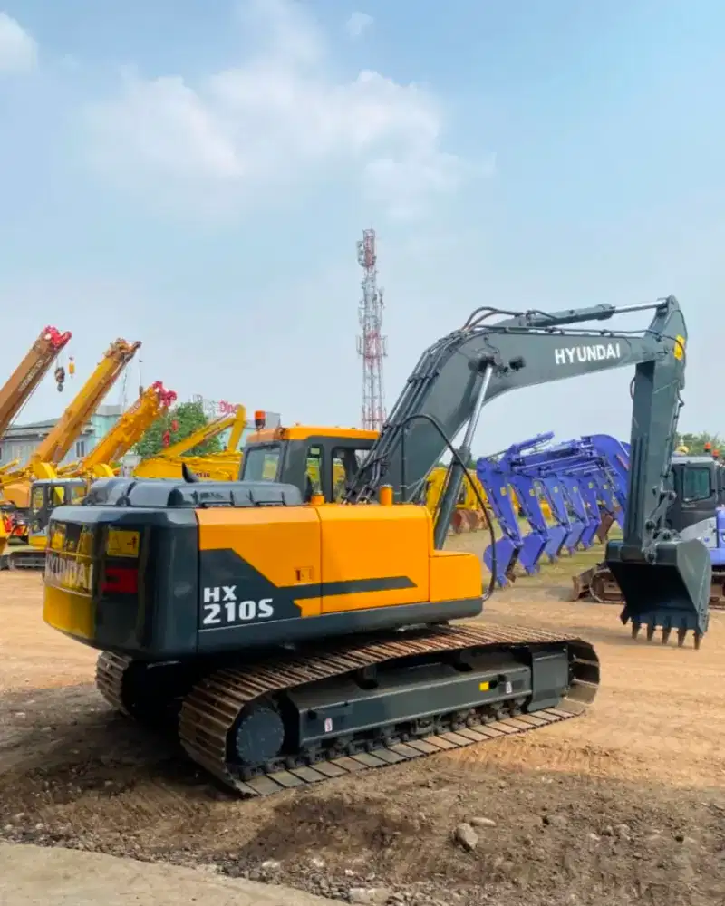 Excavator Hyundai 210 Tahun 2022