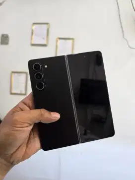 Samsung fold 5 minus layar dalam tidak aktif