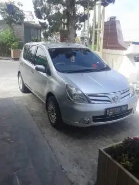Monggo yang minat mobil livina metic